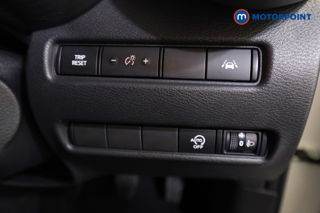 Nissan Juke N-Connecta Manual Petrol SUV - Stock Number (1563462) - 9th supplementary image