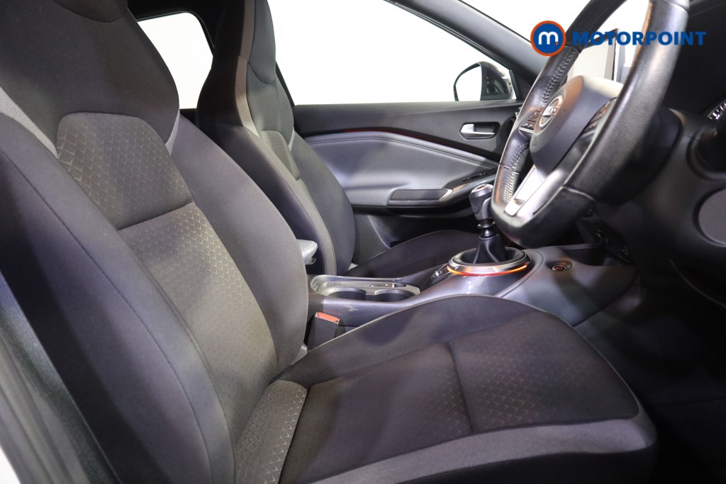 Nissan Juke N-Connecta Manual Petrol SUV - Stock Number (1563462) - 11th supplementary image