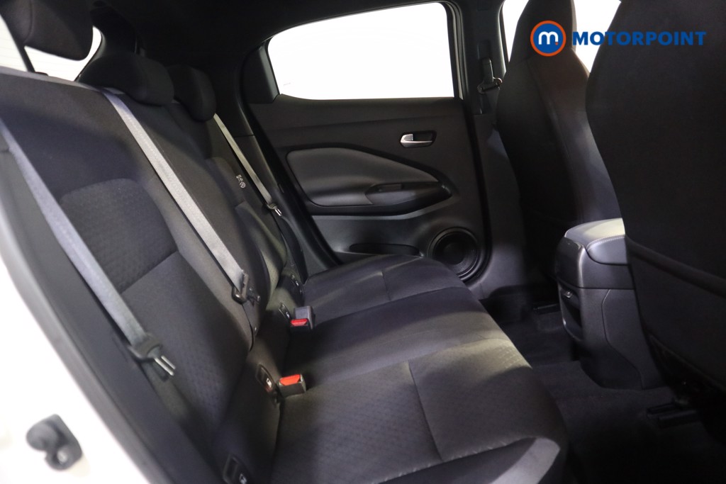 Nissan Juke N-Connecta Manual Petrol SUV - Stock Number (1563462) - 12th supplementary image