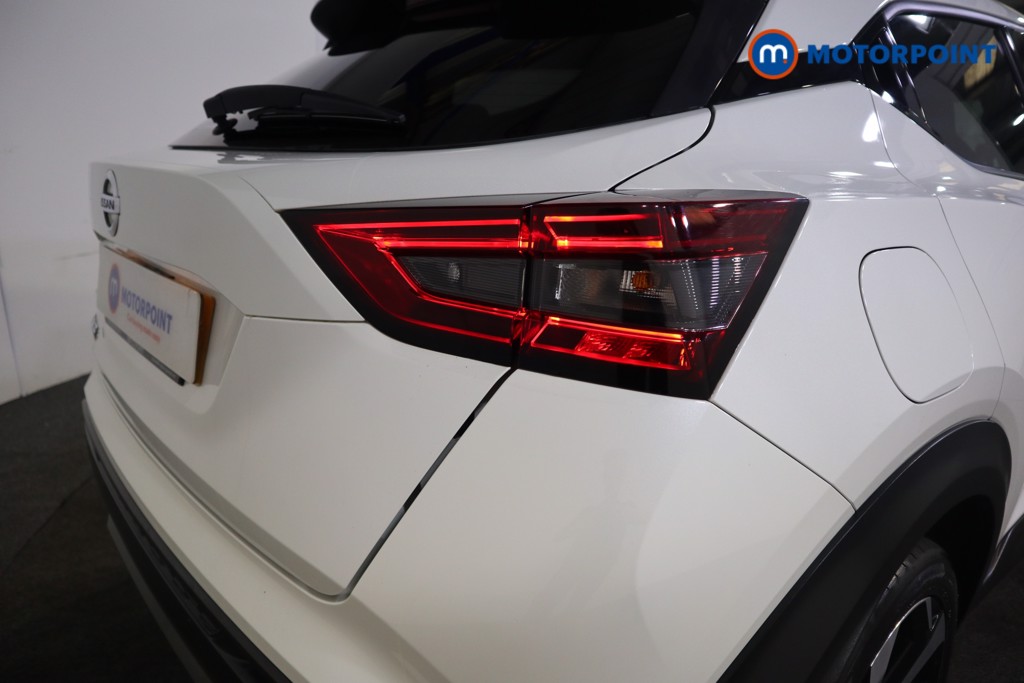 Nissan Juke N-Connecta Manual Petrol SUV - Stock Number (1563462) - 21st supplementary image