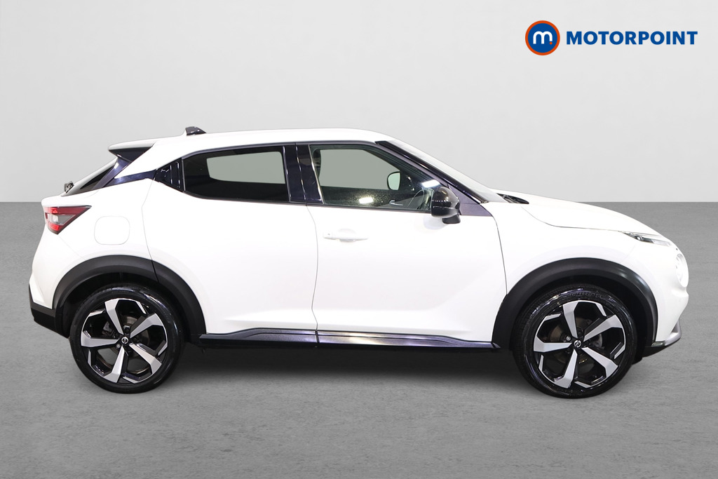 Nissan Juke N-Connecta Manual Petrol SUV - Stock Number (1563462) - Drivers side
