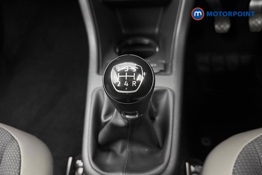 Volkswagen UP High Up Manual Petrol Hatchback - Stock Number (1563550) - 5th supplementary image