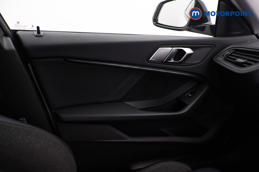 BMW 2 Series Sport Manual Petrol Saloon - Stock Number (1563560) - 8th supplementary image