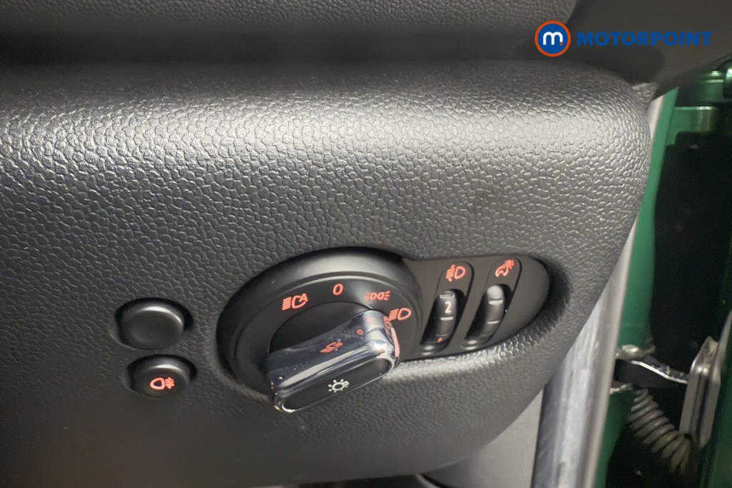 Mini Hatchback Cooper Classic Manual Petrol Hatchback - Stock Number (1563578) - 15th supplementary image