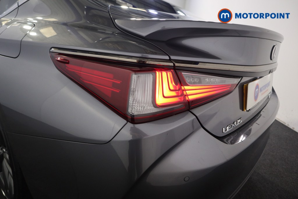 Lexus ES F-Sport Automatic Petrol-Electric Hybrid Saloon - Stock Number (1563869) - 22nd supplementary image