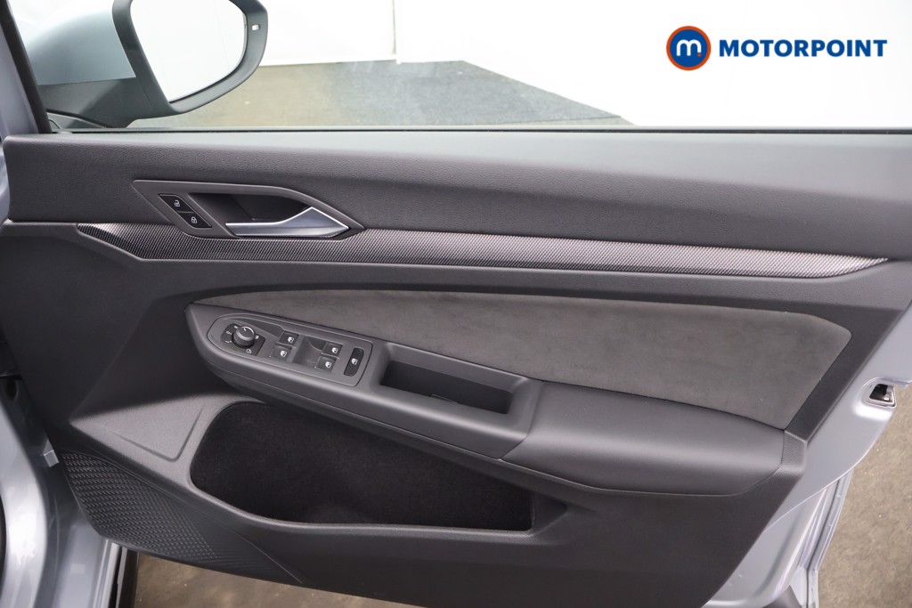 Volkswagen Golf R-Line Manual Petrol Hatchback - Stock Number (1563875) - 9th supplementary image