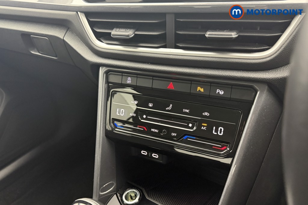 Volkswagen T-Roc Style Manual Petrol SUV - Stock Number (1564779) - 4th supplementary image