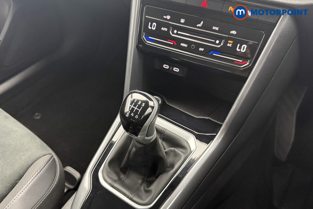 Volkswagen T-Roc Style Manual Petrol SUV - Stock Number (1564779) - 5th supplementary image