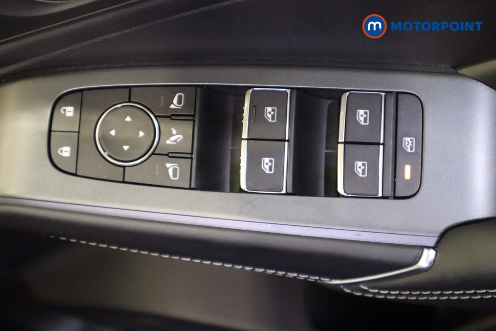 Nissan Qashqai N-Connecta Automatic Petrol SUV - Stock Number (1552316) - 13th supplementary image