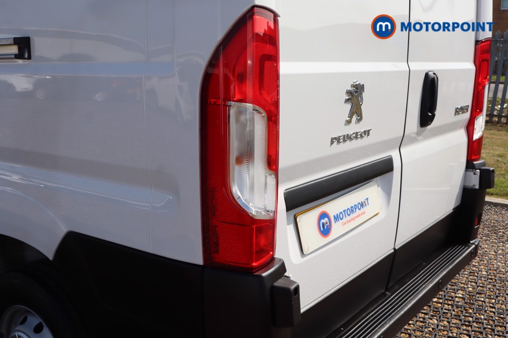 Peugeot Boxer Professional Premium-Plus Manual Diesel High Volume-High Roof Van - Stock Number (1557515) - 22nd supplementary image
