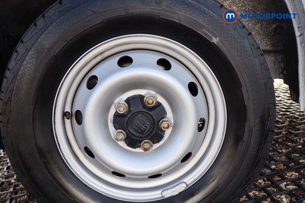 Fiat Ducato Business Pro Manual Diesel High Volume-High Roof Van - Stock Number (1558636) - 3rd supplementary image