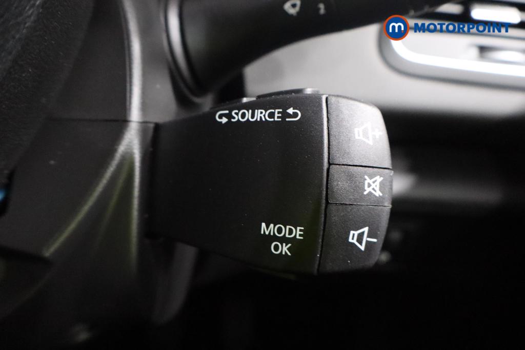 Renault Megane Iconic Manual Petrol Hatchback - Stock Number (1558716) - 10th supplementary image