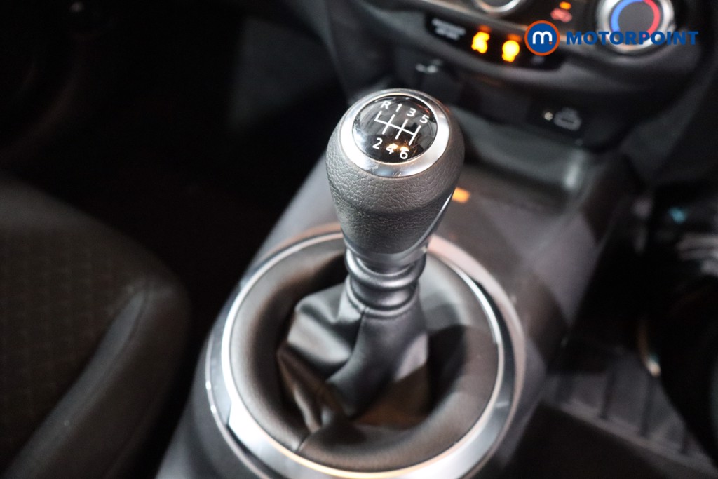 Nissan Juke Acenta Manual Petrol SUV - Stock Number (1559999) - 14th supplementary image