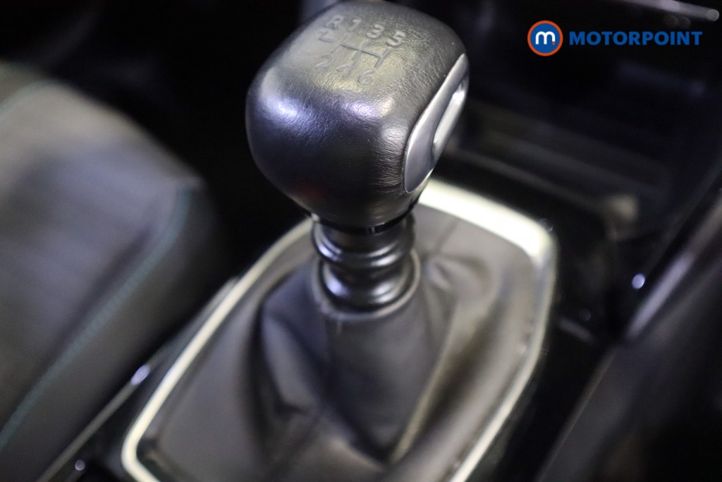 Peugeot 2008 Allure Premium Manual Petrol SUV - Stock Number (1560258) - 5th supplementary image