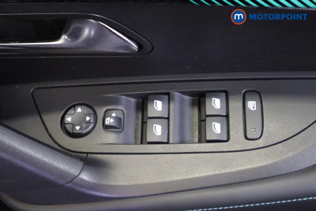 Peugeot 2008 Allure Premium Manual Petrol SUV - Stock Number (1560258) - 13th supplementary image