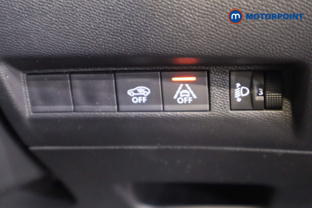 Peugeot 2008 Allure Premium Manual Petrol SUV - Stock Number (1560258) - 14th supplementary image