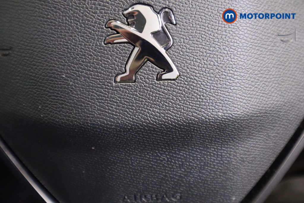 Peugeot 2008 Allure Premium Manual Petrol SUV - Stock Number (1560258) - 17th supplementary image