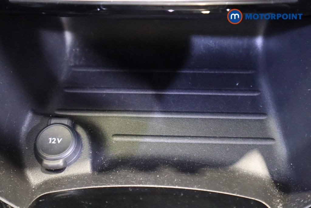 Peugeot 2008 Allure Premium Manual Petrol SUV - Stock Number (1560258) - 21st supplementary image