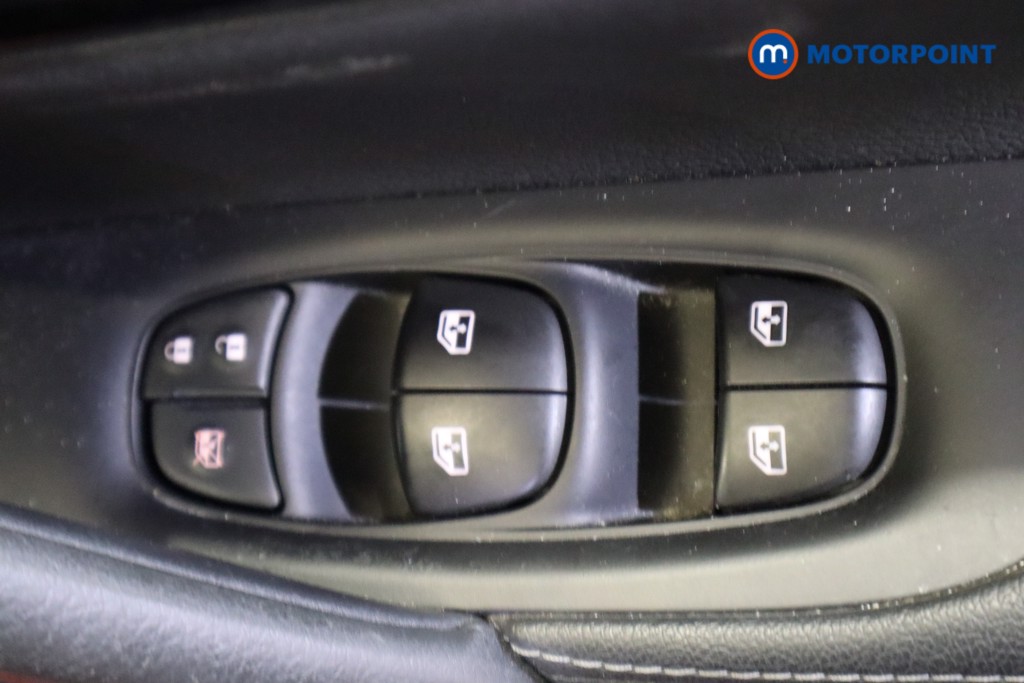 Nissan Qashqai Acenta Premium Manual Diesel SUV - Stock Number (1560377) - 13th supplementary image