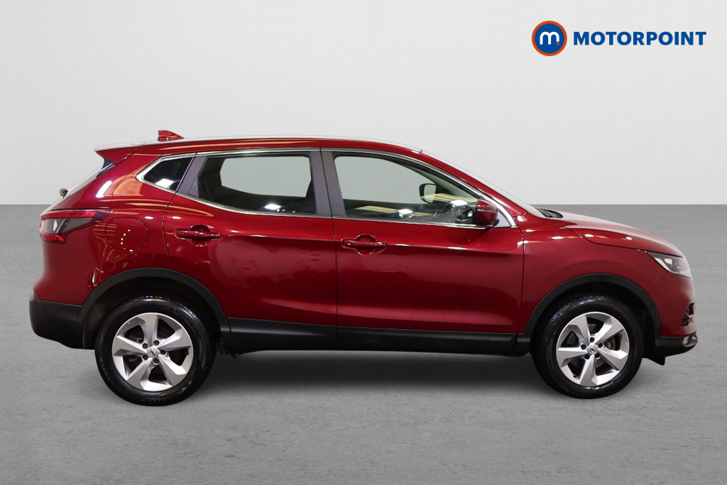 Nissan Qashqai Acenta Premium Manual Diesel SUV - Stock Number (1560377) - Drivers side