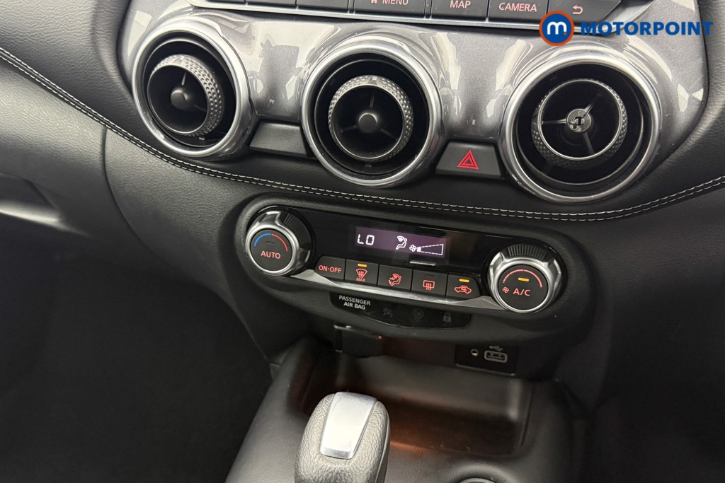 Nissan Juke N-Connecta Automatic Petrol SUV - Stock Number (1560431) - 4th supplementary image