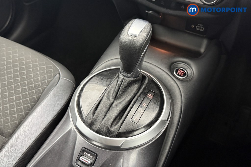 Nissan Juke N-Connecta Automatic Petrol SUV - Stock Number (1560431) - 5th supplementary image