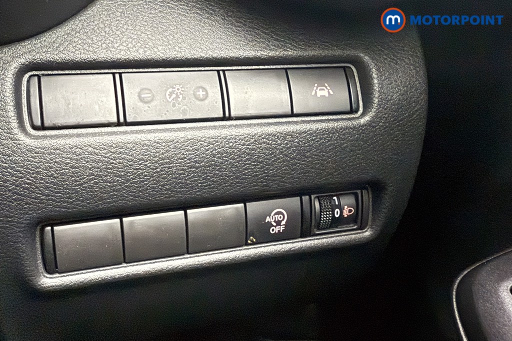 Nissan Juke N-Connecta Automatic Petrol SUV - Stock Number (1560431) - 12th supplementary image