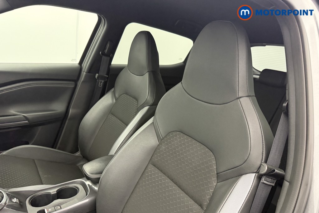 Nissan Juke N-Connecta Automatic Petrol SUV - Stock Number (1560431) - 19th supplementary image