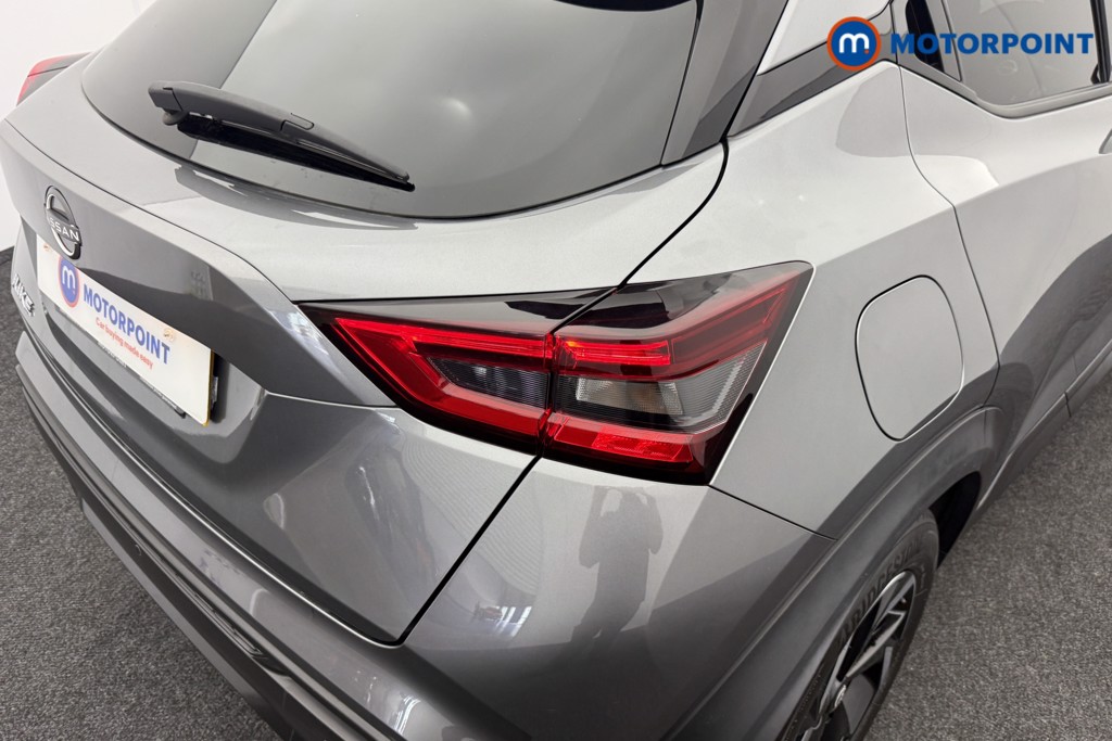 Nissan Juke N-Connecta Automatic Petrol SUV - Stock Number (1560431) - 22nd supplementary image