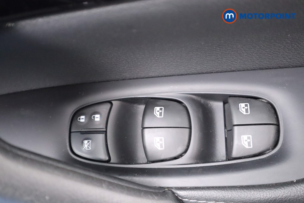 Nissan Qashqai Acenta Premium Automatic Petrol SUV - Stock Number (1560753) - 9th supplementary image