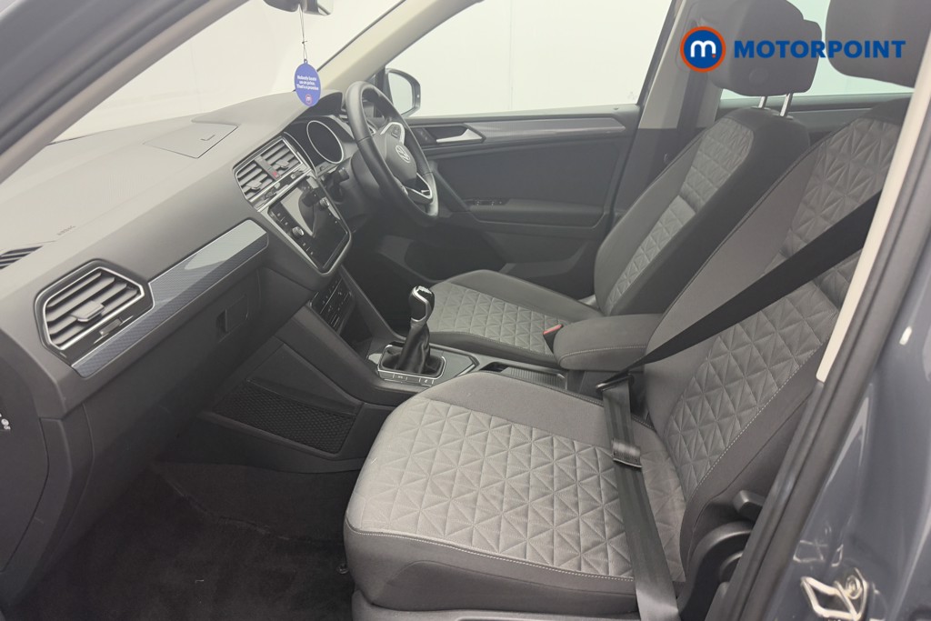 Volkswagen Tiguan Life Manual Petrol SUV - Stock Number (1560898) - 1st supplementary image
