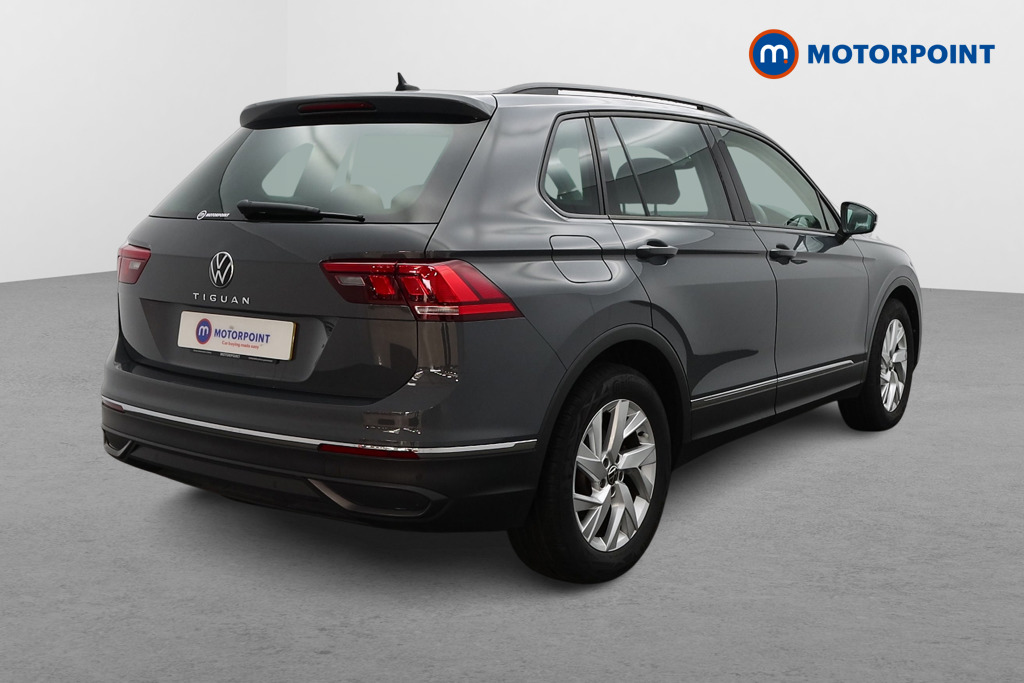 Volkswagen Tiguan Life Manual Petrol SUV - Stock Number (1560898) - Drivers side rear corner