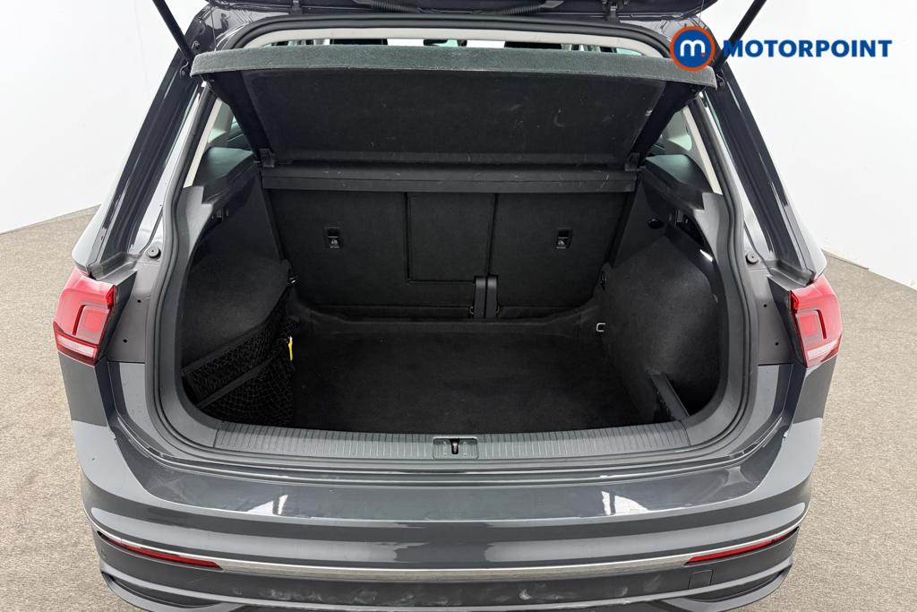 Volkswagen Tiguan Life Automatic Petrol SUV - Stock Number (1560907) - 5th supplementary image