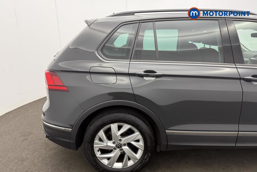 Volkswagen Tiguan Life Automatic Petrol SUV - Stock Number (1560907) - 7th supplementary image