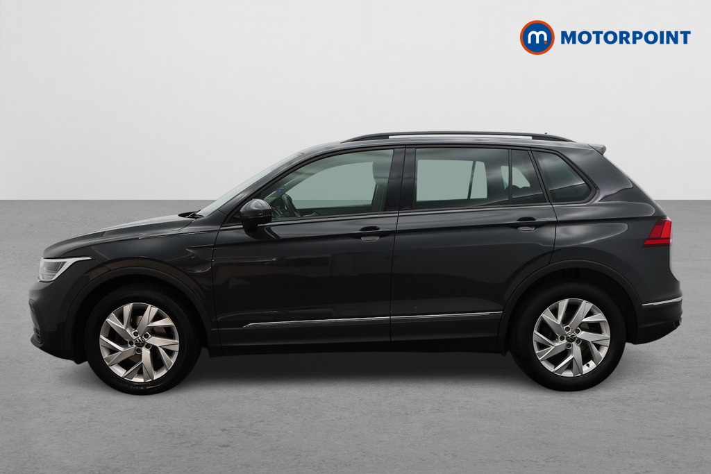 Volkswagen Tiguan Life Automatic Petrol SUV - Stock Number (1560907) - Passenger side