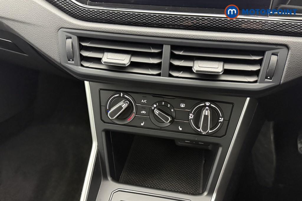 Volkswagen Polo Life Manual Petrol Hatchback - Stock Number (1560921) - 4th supplementary image