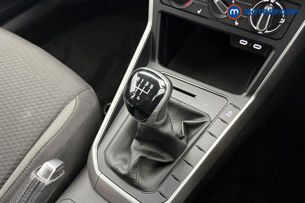 Volkswagen Polo Life Manual Petrol Hatchback - Stock Number (1560921) - 5th supplementary image