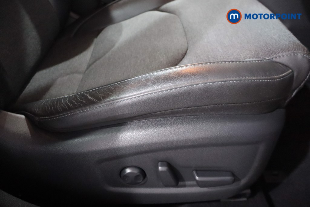 Hyundai I30 Premium Manual Petrol Hatchback - Stock Number (1561315) - 24th supplementary image