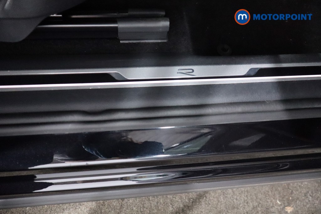 Volkswagen Tiguan R-Line Automatic Diesel SUV - Stock Number (1561400) - 22nd supplementary image