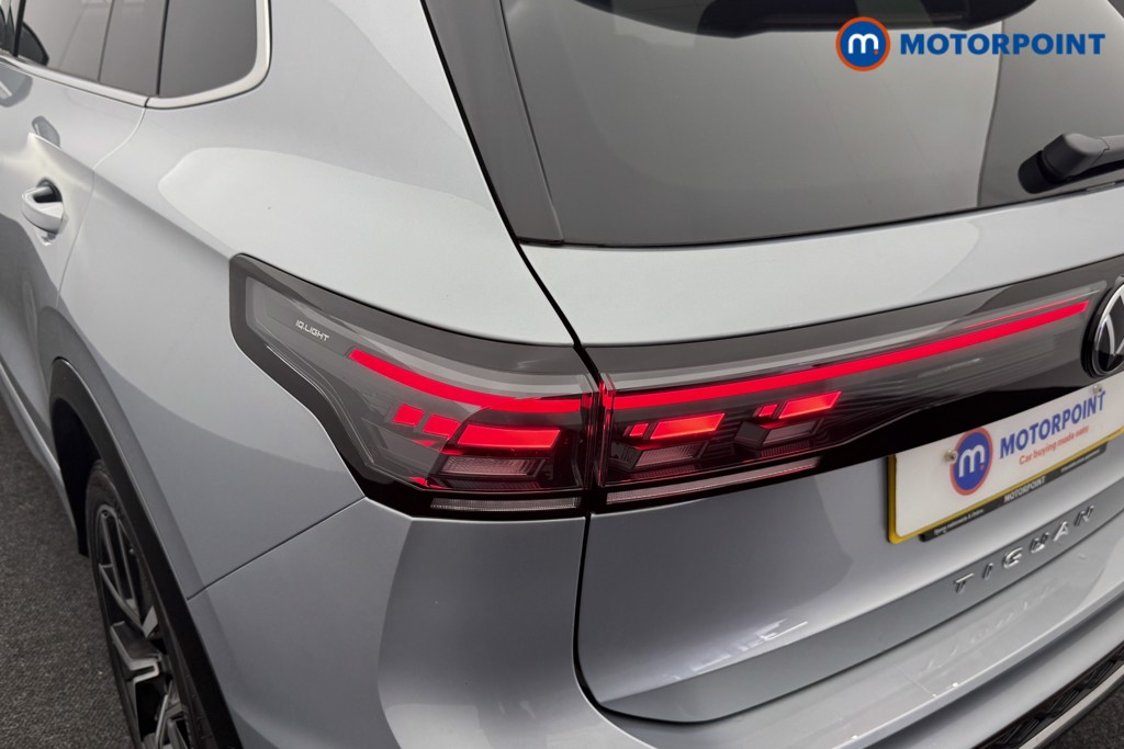 Volkswagen Tiguan R-Line Automatic Diesel SUV - Stock Number (1561930) - 23rd supplementary image