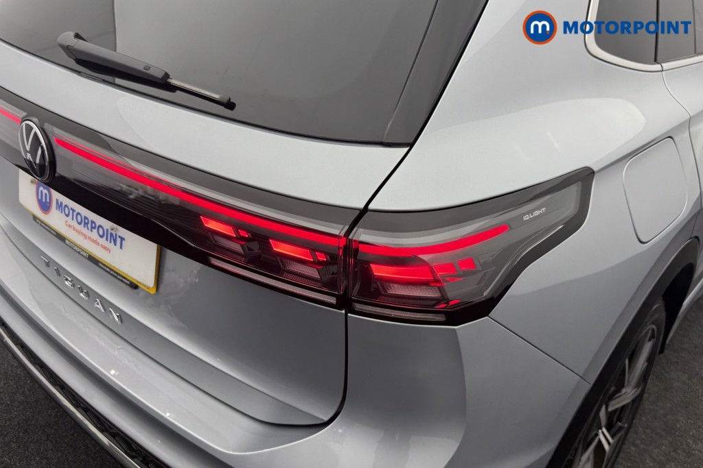 Volkswagen Tiguan R-Line Automatic Diesel SUV - Stock Number (1561930) - 24th supplementary image