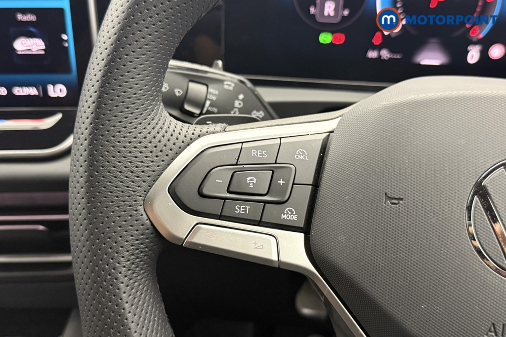 Volkswagen Tiguan R-Line Automatic Diesel SUV - Stock Number (1561935) - 9th supplementary image