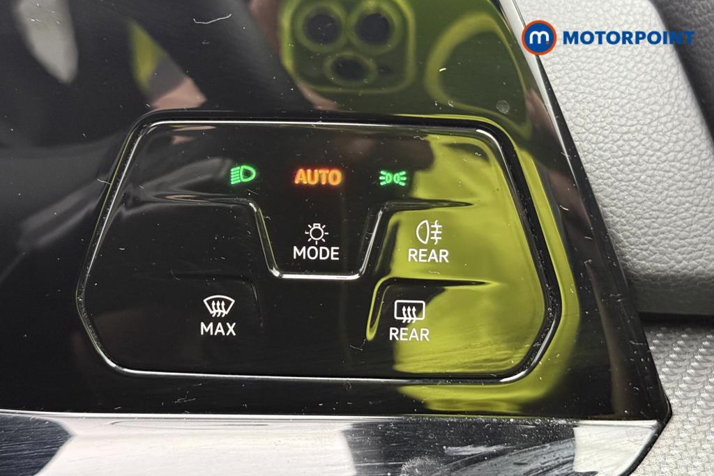 Volkswagen Golf R-Line Manual Petrol Hatchback - Stock Number (1562030) - 23rd supplementary image
