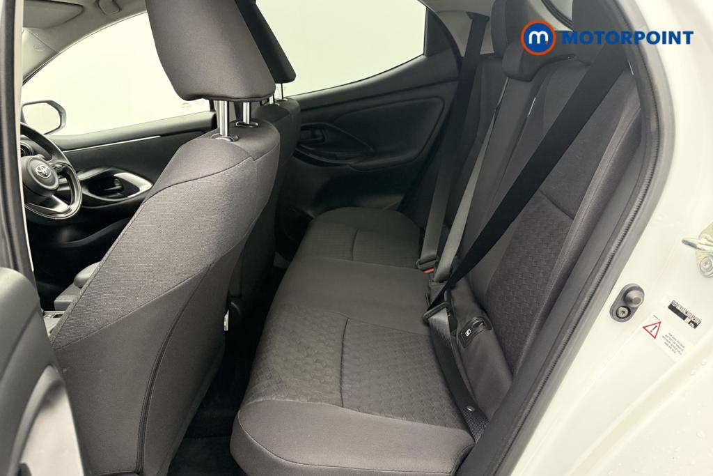 Toyota Yaris Design Automatic Petrol-Electric Hybrid Hatchback - Stock Number (1562039) - 11th supplementary image