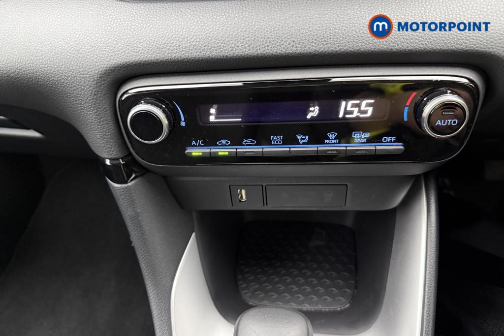 Toyota Yaris Design Automatic Petrol-Electric Hybrid Hatchback - Stock Number (1562039) - 18th supplementary image