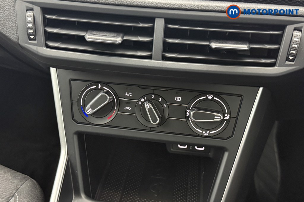 Volkswagen Polo Match Manual Petrol Hatchback - Stock Number (1562168) - 4th supplementary image