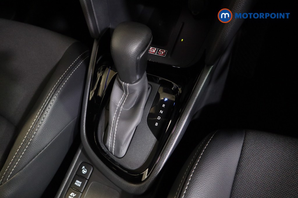 Toyota Yaris Cross Premiere Edition Automatic Petrol-Electric Hybrid Estate - Stock Number (1562638) - 8th supplementary image