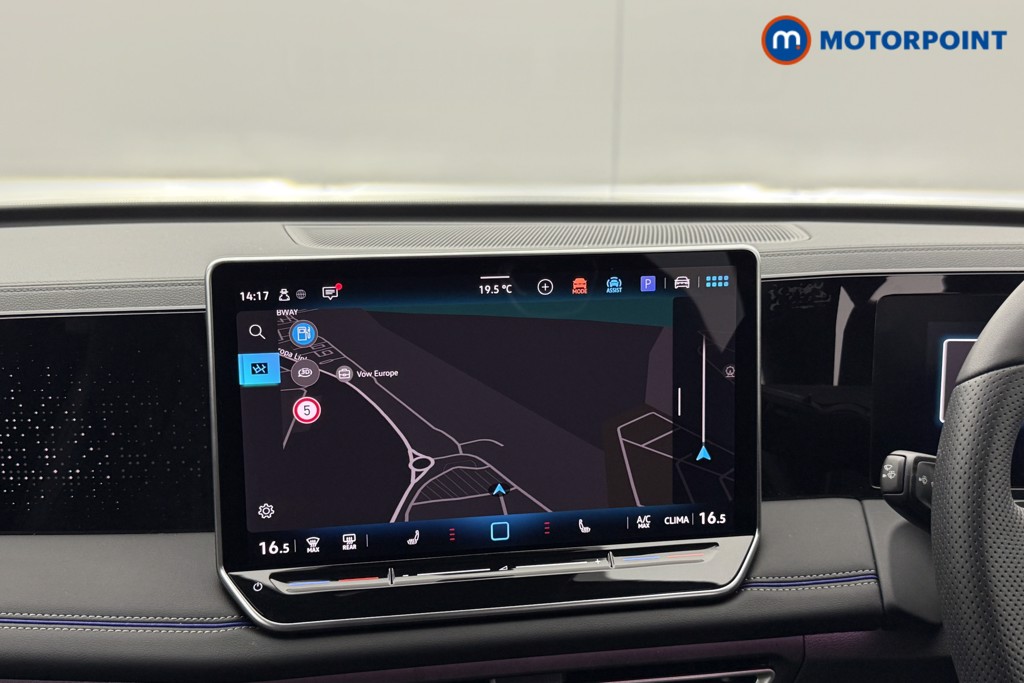 Volkswagen Tiguan R-Line Automatic Diesel SUV - Stock Number (1562800) - 2nd supplementary image