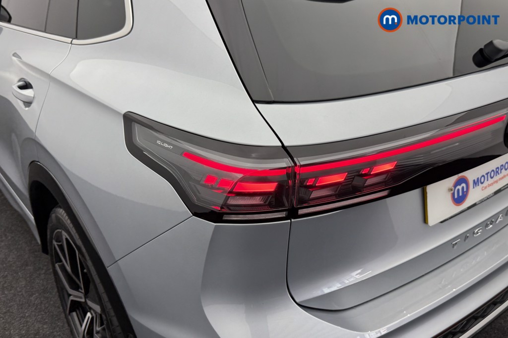 Volkswagen Tiguan R-Line Automatic Diesel SUV - Stock Number (1562800) - 20th supplementary image