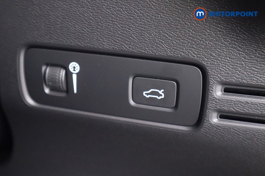 Volvo Xc40 R Design Automatic Petrol SUV - Stock Number (1563338) - 9th supplementary image